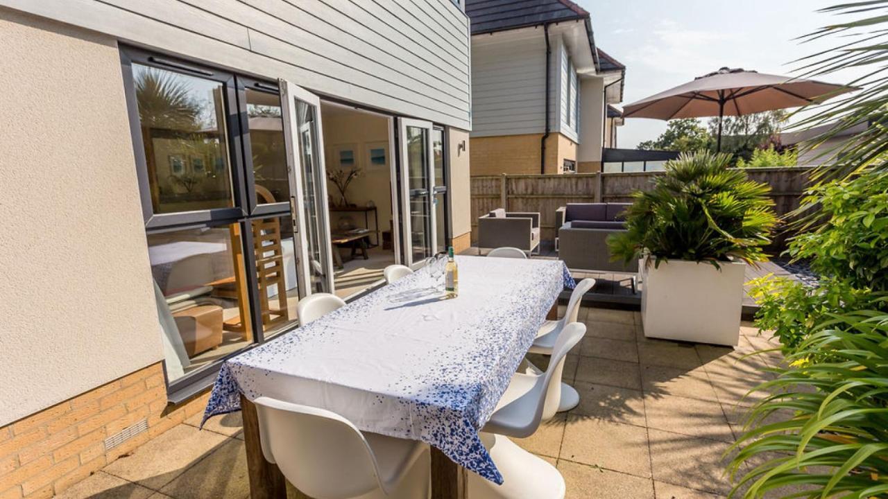 Twin Palms Poole Exterior foto
