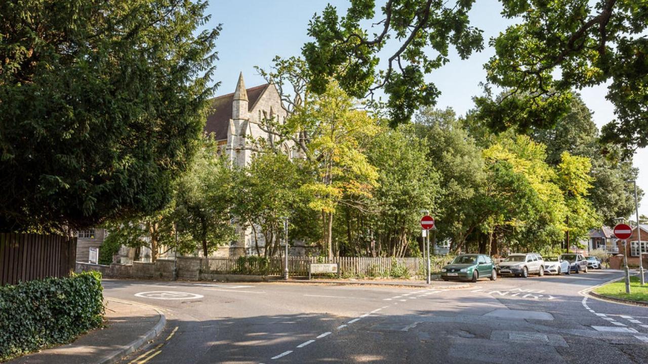 Twin Palms Poole Exterior foto